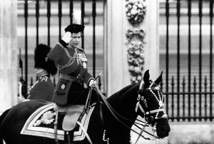 Vintage UK England queen Elizabeth 2 Buckingham Palace 1970s